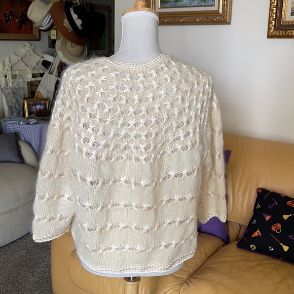 Vintage Saks Fifth Avenue Cream Knit Sweater - Picture 4 of 10
